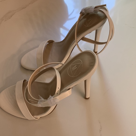 Heels - Picture 2 of 3